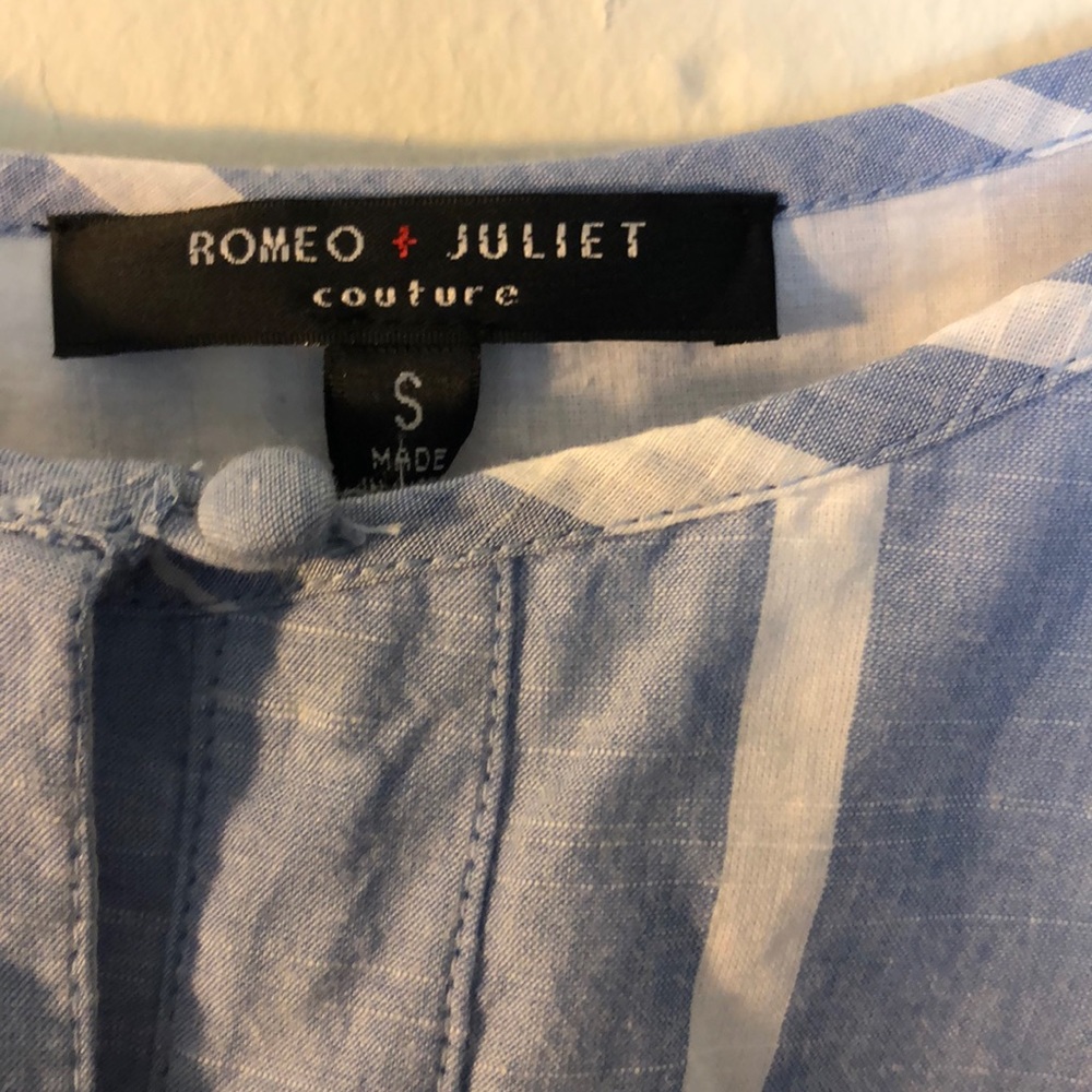🕊ROMEO + JULIET COUTURE🕊STRIPED BLOUSE W/RUFFLES - Picture 5 of 8